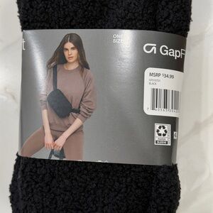 GAP Black Fleece belt bag/fanny pack